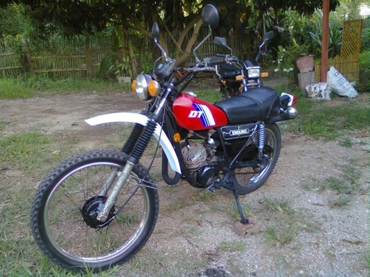 ขายyamaha dt100xตามรูปเครื่องติดวิ่งดีสวยเดิมทุกเม็ดทะเบียนเต็ม+ชุดโอนราคา18,500บาท