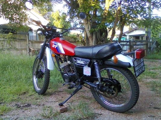 ขายyamaha dt100xตามรูปเครื่องติดวิ่งดีสวยเดิมทุกเม็ดทะเบียนเต็ม+ชุดโอนราคา18,500บาท