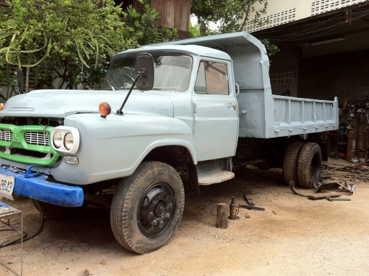 ขายด่วน รถบรรทุก 6 ล้อ ราคา 350000 บาท