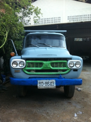 ขายด่วน รถบรรทุก 6 ล้อ ราคา 350000 บาท