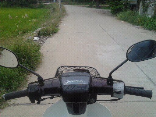 ขาย HONDA ดรีม คุรุสภา เดิมสวย เครื่องดีมาก ทะเบียนพร้อมโอน ภาษี ขาดต่อ 2 ปี ครับ