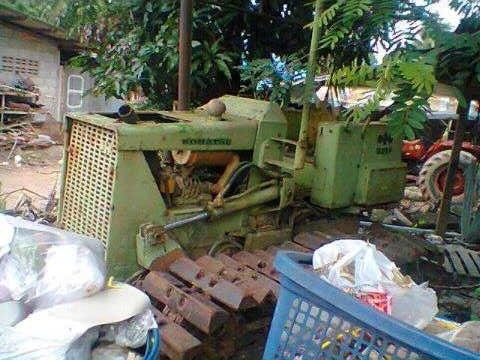 ขายด่วน!!!รถแทรคเตอร์ KOMATSU D2 ตามสภาพค่ะ