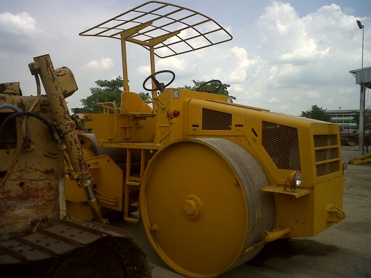 ขายด่วนรถบด3ล้อเหล็ก SAKAI R2 ทำสี ตรวจเช็คพร้อมใช้ เล่มทะเบียน