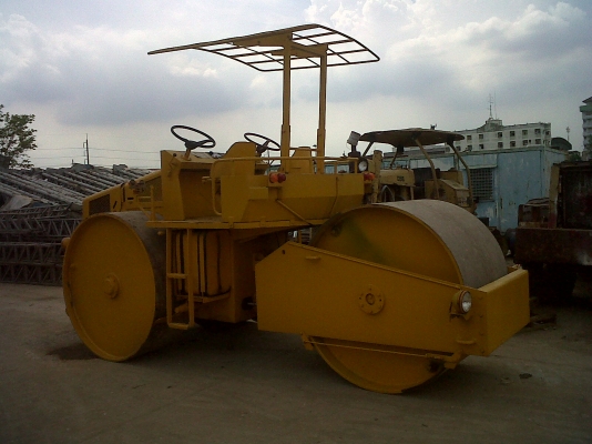 ขายด่วนรถบด3ล้อเหล็ก SAKAI R2 ทำสี ตรวจเช็คพร้อมใช้ เล่มทะเบียน