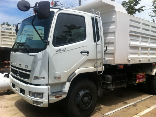 ขายรถบรรทุก10ล้อดั๊มพ์คอกรั้วสามเส้น สองเพลา 240แรงม้า