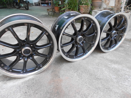ขายล้อแม็ก 17 นิ้ว ใส่ 4 รู 100// 4 รู 114 *** มี 3 วง ขายล้อแม็ก 17 นิ้ว ใส่ 4 รู 100// 4 รู 114 *** มี 3 วง