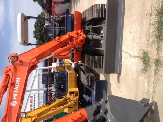 รถขุด-ดัน HITACHI EX 30 มือสอง นำเข้าจากญี่ปุ่น ทำสีแล้ว พร้อมใช้งาน