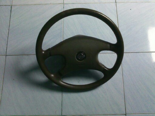 ฟ่วงมาลัย ของแท้ nissan Nv