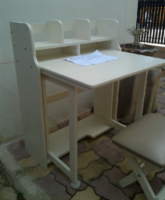 โต๊ะเขียนหนังสือเด็ก พับได้