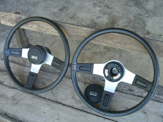 อะไหล่เหลือใช้ครับ พวงมาลัยติดรถแท้ Dutsun