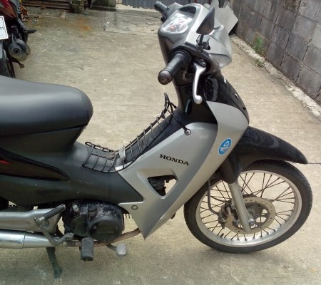 wave z ubox ปี 49 สีเทา ดำ รถสวยมาก เดิมๆ ตั้งขายได้เลย ชุดสีสวย เครื่องแน่น ไม่หลวม ไม่มีควัน เอกสารครบถ้วน