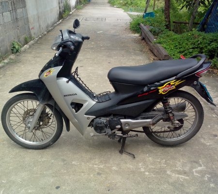 wave z ubox ปี 49 สีเทา ดำ รถสวยมาก เดิมๆ ตั้งขายได้เลย ชุดสีสวย เครื่องแน่น ไม่หลวม ไม่มีควัน เอกสารครบถ้วน