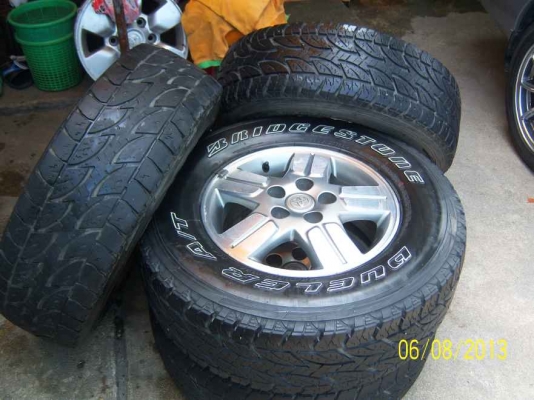 ขายแม็กวีโก้ พร้อมยาง 235 70 15