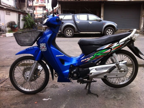 wave 125  ปี 48 กุญแจใหญ่ สภาพรถเดิมๆ รถบ้าน เครื่องไม่เคยแกะ เครื่องแน่นมาก ภาษี พรบ.หมดปี 57