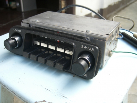 วิทยุ AM Clarion รถโบราณ ใส่รถ Dutsun Sunny B210 (120Y)