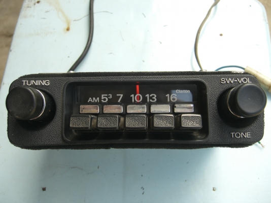 วิทยุ AM Clarion รถโบราณ ใส่รถ Dutsun Sunny B210 (120Y)