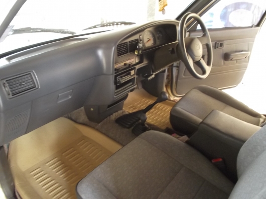 ln106 นำเข้าทั้งคันแบบสี่ประตู   เดิมๆตั้งแต่ยาง  350000