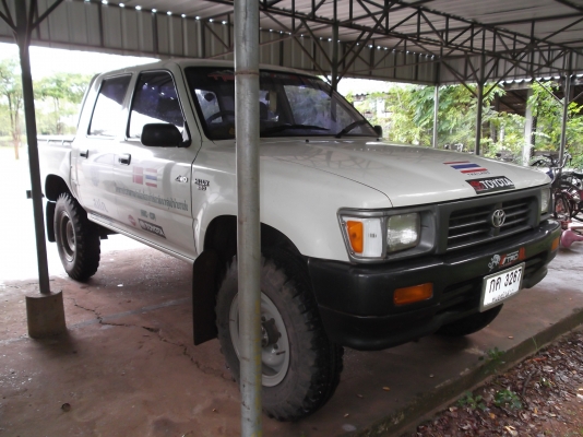 ln106 นำเข้าทั้งคันแบบสี่ประตู   เดิมๆตั้งแต่ยาง  350000