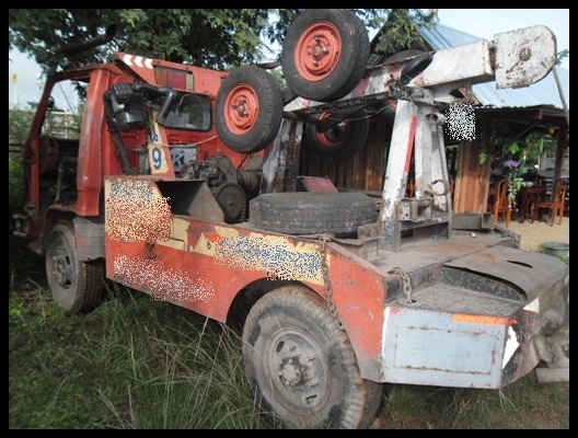 รถยกอเนกประสงค์ 4 ล้อกลาง