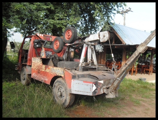 รถยกอเนกประสงค์ 4 ล้อกลาง