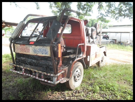 รถยกอเนกประสงค์ 4 ล้อกลาง