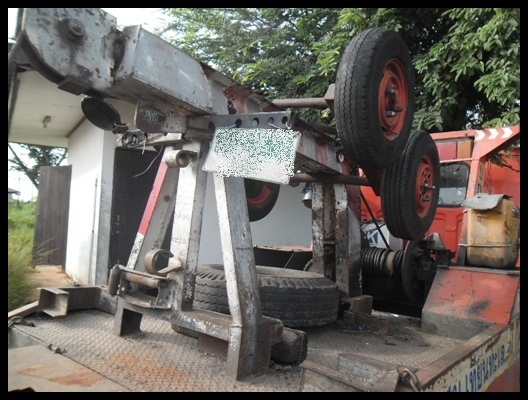 รถยกอเนกประสงค์ 4 ล้อกลาง