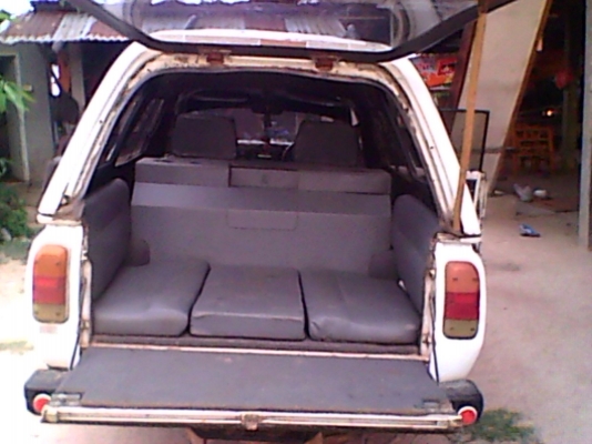 รถคลาสิก Masda famiria 1300 แวน 2 ประตู