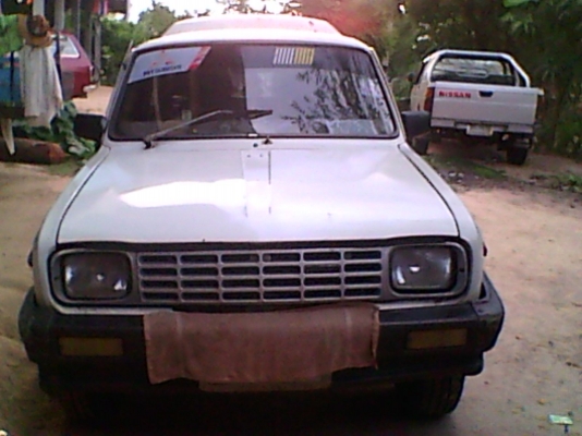 รถคลาสิก Masda famiria 1300 แวน 2 ประตู