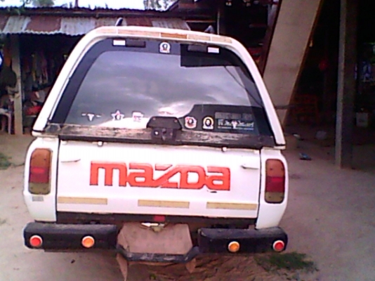 รถคลาสิก Masda famiria 1300 แวน 2 ประตู