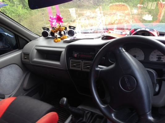 ขาย ISUZU DRAGON EYE SPACE CAB SLX 3.0 MT ปี 2002 สภาพสวย การันตีความแรง