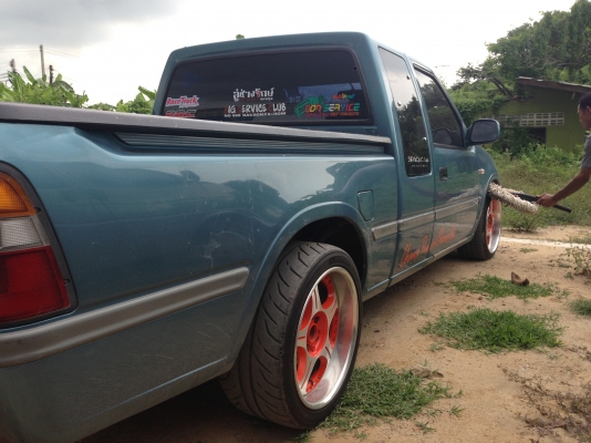 ขาย ISUZU DRAGON EYE SPACE CAB SLX 3.0 MT ปี 2002 สภาพสวย การันตีความแรง