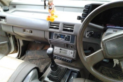 ขาย กระบะตอนเดียว ยอดนิยม มังกรทอง 2.5 ISUZU SPARK EX 87HP เดิมบาง เครื่องมังกร 2.5 87HPเดิมๆแห้งๆ ไม่เยิ้ม แรงดี ประหยัดน้ำมัน ช่วงล่างแน่น คัสซีสวย ไม่ผุไม่ดาม ยางดี4เส้น พื้นปูกระบะ สีบางเดิม ภายในสวย แอร์เย็น พ.ธรรมดา มีผุชายฝาท้ายนิดหน่อย พร้อมใช้งาน