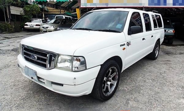 FORD Ranger Double Cab2.5 ปี04่รถสวย สภาพพร้อมใช้งาน จัดไฟแนนซ์ได้คะ