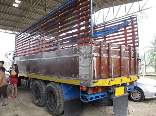 รถบรรทุก 10 ล้อ กระบะรั้วไม้หลังถนน ยี่ห้อ ISUZU รุ่น FVM32M รถบรรทุก 10 ล้อ กระบะรั้วไม้หลังถนน ยี่ห้อ ISUZU รุ่น FVM32M