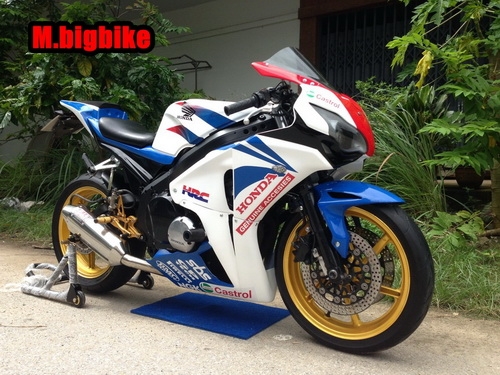 (ลดกระหน่ํา)Honda CBR 400 cc. เครื่อง Vtec1 ปี2000 ทะเบียนแท้ โอนได้ทุกขนส่ง