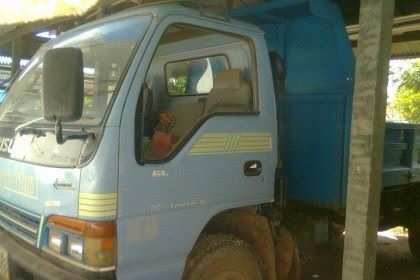 ขาย6ล้อดั๊มดิน บักอีซุ 120 NPR66LX5 T ห่างแถ้ปี40 เครื่อง4HF1 ฝาขาวแห่ง แฮง อึด ช่วงล่างใหญ่Fหน่า-หลัง คัสซีบักอย่างงาม บ่มีผุบ่มีดาม กระบะดั๊มเหล็ก4ตัน3.60ม. สภาพดี พื้นดีข่างดี ยาง8.25ดีเส้น หัวงามภายในดีคอนโซลครับ พร้อมใช้งาน เอกสารครบ ราคาต่อรองได้เด้