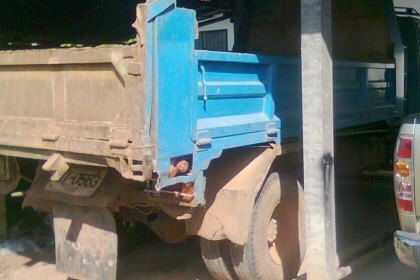 ขาย6ล้อดั๊มดิน บักอีซุ 120 NPR66LX5 T ห่างแถ้ปี40 เครื่อง4HF1 ฝาขาวแห่ง แฮง อึด ช่วงล่างใหญ่Fหน่า-หลัง คัสซีบักอย่างงาม บ่มีผุบ่มีดาม กระบะดั๊มเหล็ก4ตัน3.60ม. สภาพดี พื้นดีข่างดี ยาง8.25ดีเส้น หัวงามภายในดีคอนโซลครับ พร้อมใช้งาน เอกสารครบ ราคาต่อรองได้เด้