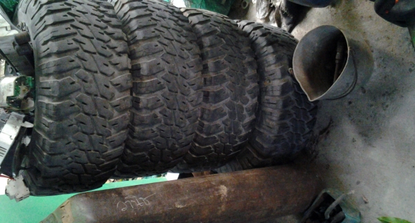 ขายตะขาบ 1 ฝูง 33x12.5x15 ล้อ 6 รู ออฟลึก ๆ 9000 บาท/ชุด