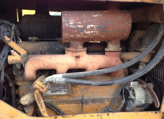 D50A-15 แทรกเตอร์ตีนตะขาบ สวยๆพร้อมใช้ มีเขาควายให้....