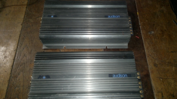 ขายแอมป์แบรนด์ดีมีระดับติดรภยนต์audison2ch,มี2ตัวครับ