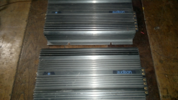 ขายแอมป์แบรนด์ดีมีระดับติดรภยนต์audison2ch,มี2ตัวครับ