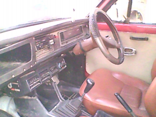 รถคลาสิก Datsun 1800 แวน 2 ประตู รถคลาสิก Datsun 1800 แวน 2 ประตู