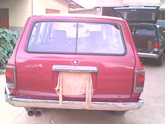 รถคลาสิก Datsun 1800 แวน 2 ประตู รถคลาสิก Datsun 1800 แวน 2 ประตู