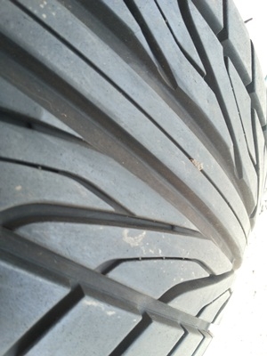 ขายยาง(เศษ)235/40/18 ปี 12  DUNLOP DIREZZA DZ 101    1 เส้น