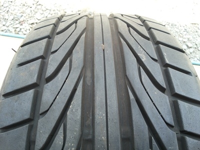 ขายยาง(เศษ)235/40/18 ปี 12  DUNLOP DIREZZA DZ 101    1 เส้น