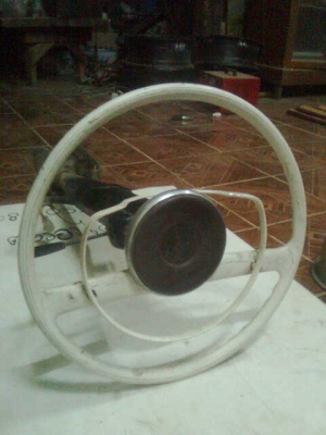 พวงมาลัย Benz หางปลา  ขาวงาช้าง  ขาย  5,000  ครับ