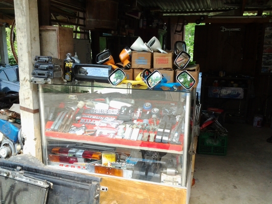 JOECLASSIC...ขายกระจกแต่งติดแก้มมีสีเขียว  สีขาว  สีน้ำเงิน  สีส้ม..งานเก่าเก็บคู่ละ950..สนใจสอบฤามได้เลย..