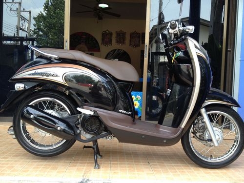 HONDA SCOOPY I ลายคลาสสิค สวยแกะกล่อง