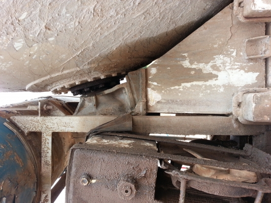 รถโม่ปูน สิบล้อ สภาพใช้งานได้ 6 คิว สองเพลา มีทะเบียน