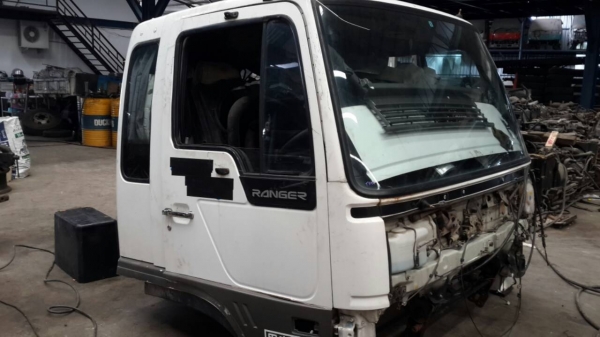 ขายHINO ไฮเทค 4x4 คานแข็ง หรือแยกขาย